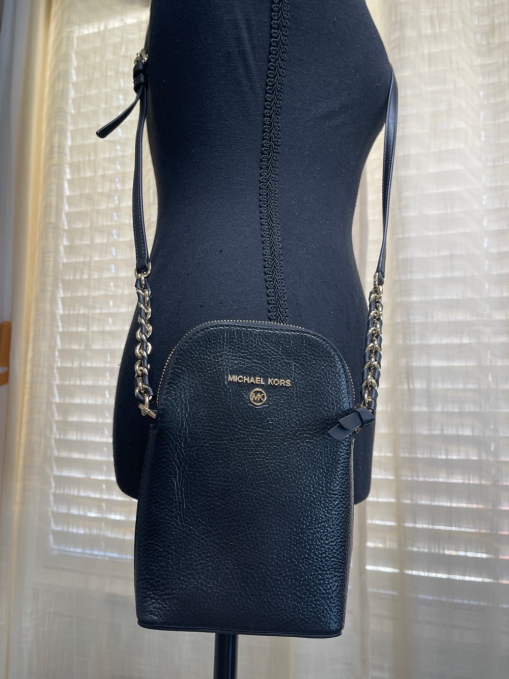 MICHAEL KORS Black Leather Chain-Accent Crossbody Phone Bag